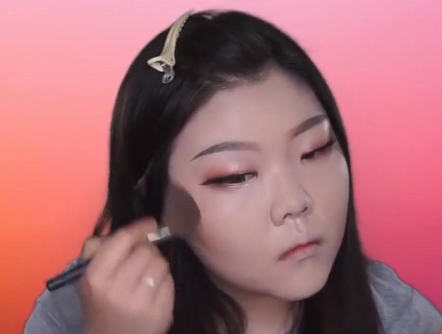 胖女孩遭男子骂丑的像“猪头”, 画完妆后比范冰冰还要美!