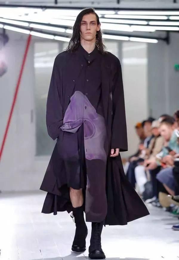 时装秀:Yohji Yamamoto 2020 春夏时装秀:山本耀司的黑色诗意想象