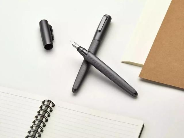 优雅男性，连笔都是讲究的