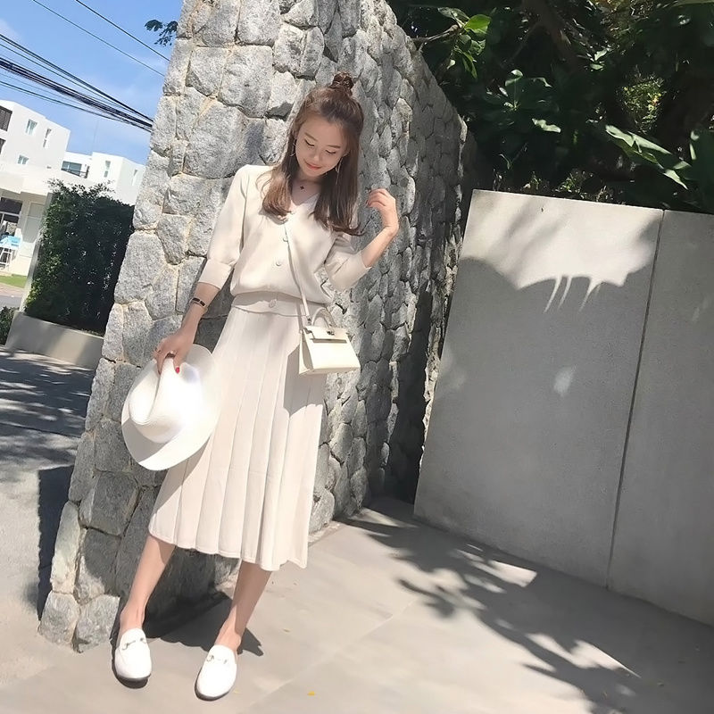 国庆小姨出嫁，我穿这种秋装裙，直接抢了新娘风头，只因裙子太美