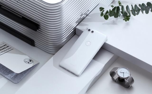 锤子坚果R1细节深挖,老罗发布会上没有告诉你