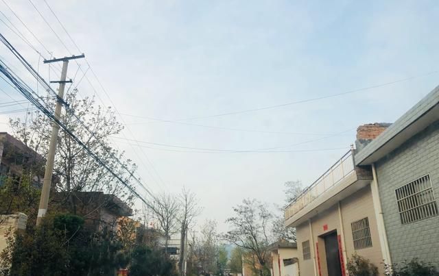  看吧：峒峪村是蓝田玉山地区最大而且最古老的村庄之一。来看看吧