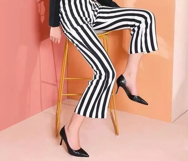 高跟鞋的文艺复兴-黑色高跟鞋回潮