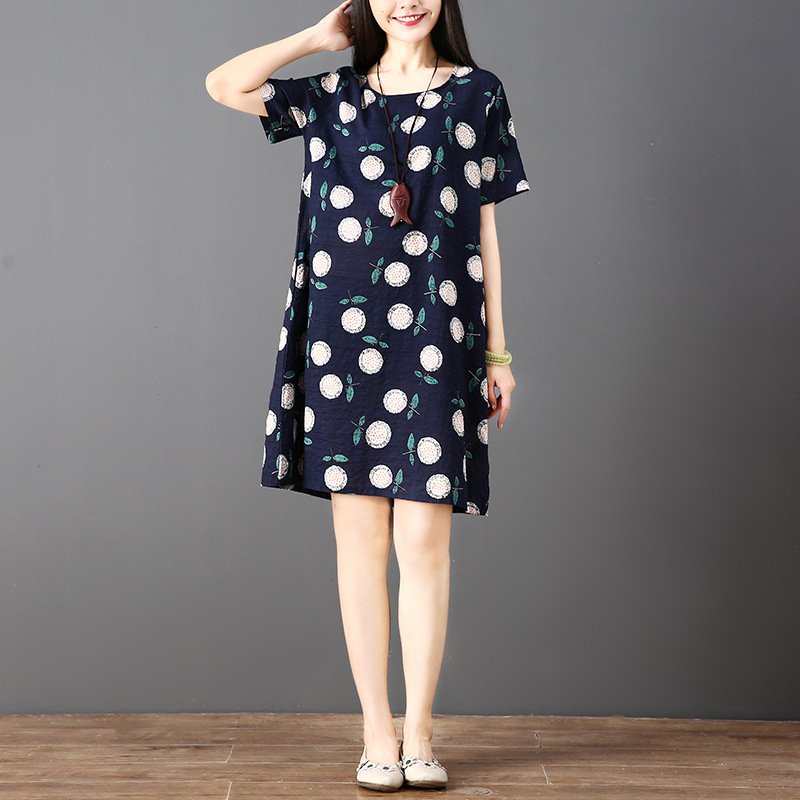 出差回来，给媳妇带了2条连衣裙，穿上美极了，一动一婀娜都迷人