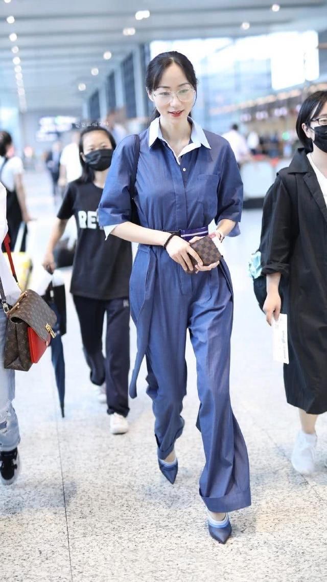 韩雪真厉害！把烂大街的连体装居然穿出国际范，谁能做到？