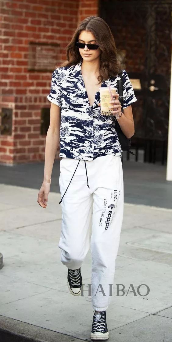 好看| 花衬衫只有度假才能穿?醒醒吧，这样穿简直太美了!