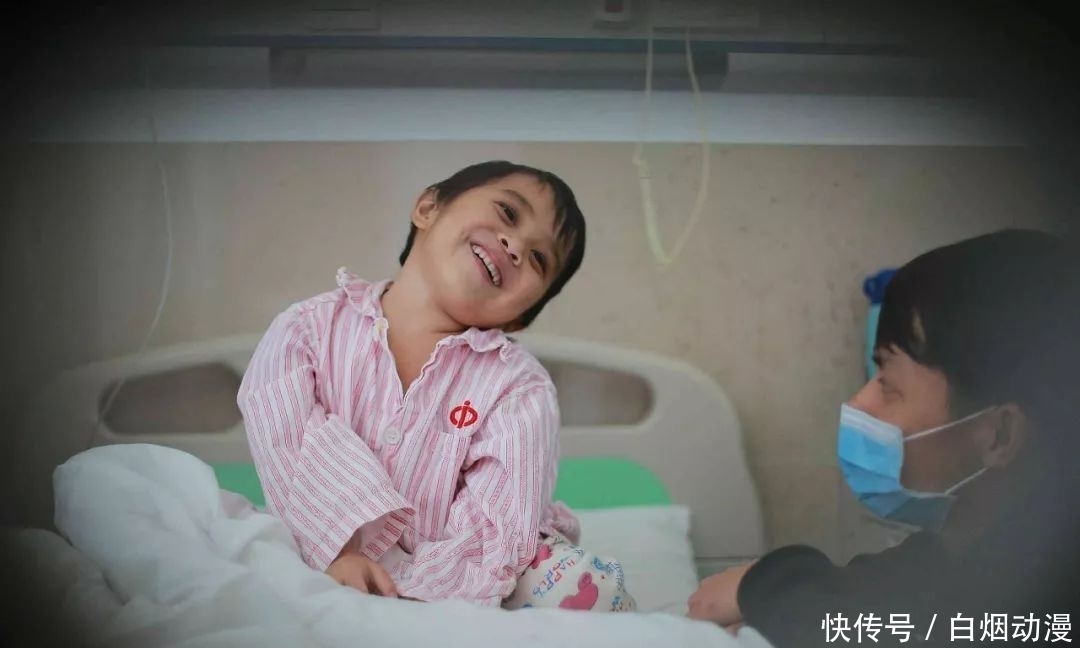 「发病」4岁男童患怪病病好时帅帅的,发病时肚大像怀孕双眼只剩一条线!