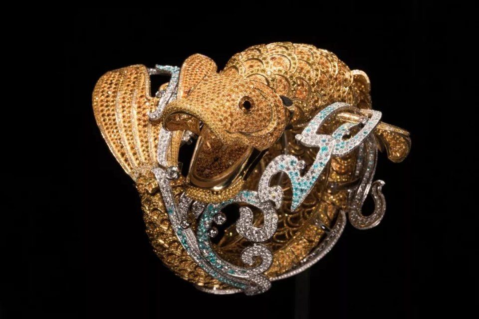 传奇| 八段婚姻和盛世美颜不是重点，她的珠宝才让人大开眼界