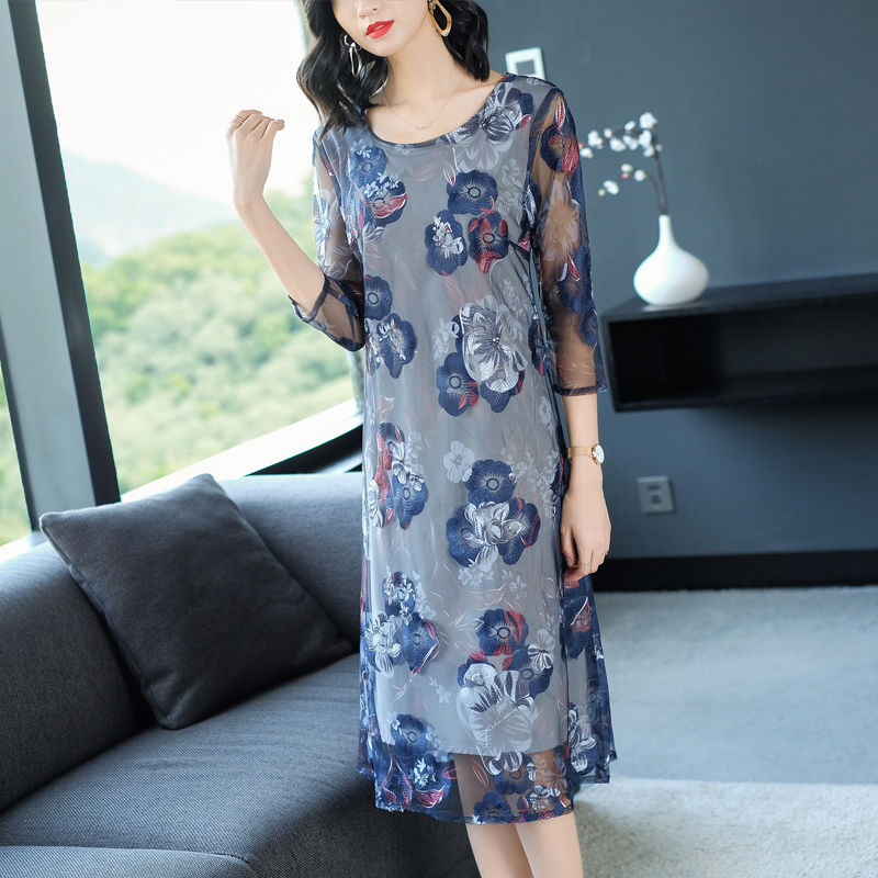 下周妈妈生日，专挑这“欧货”真丝裙送老妈，虽小贵，但很显年轻