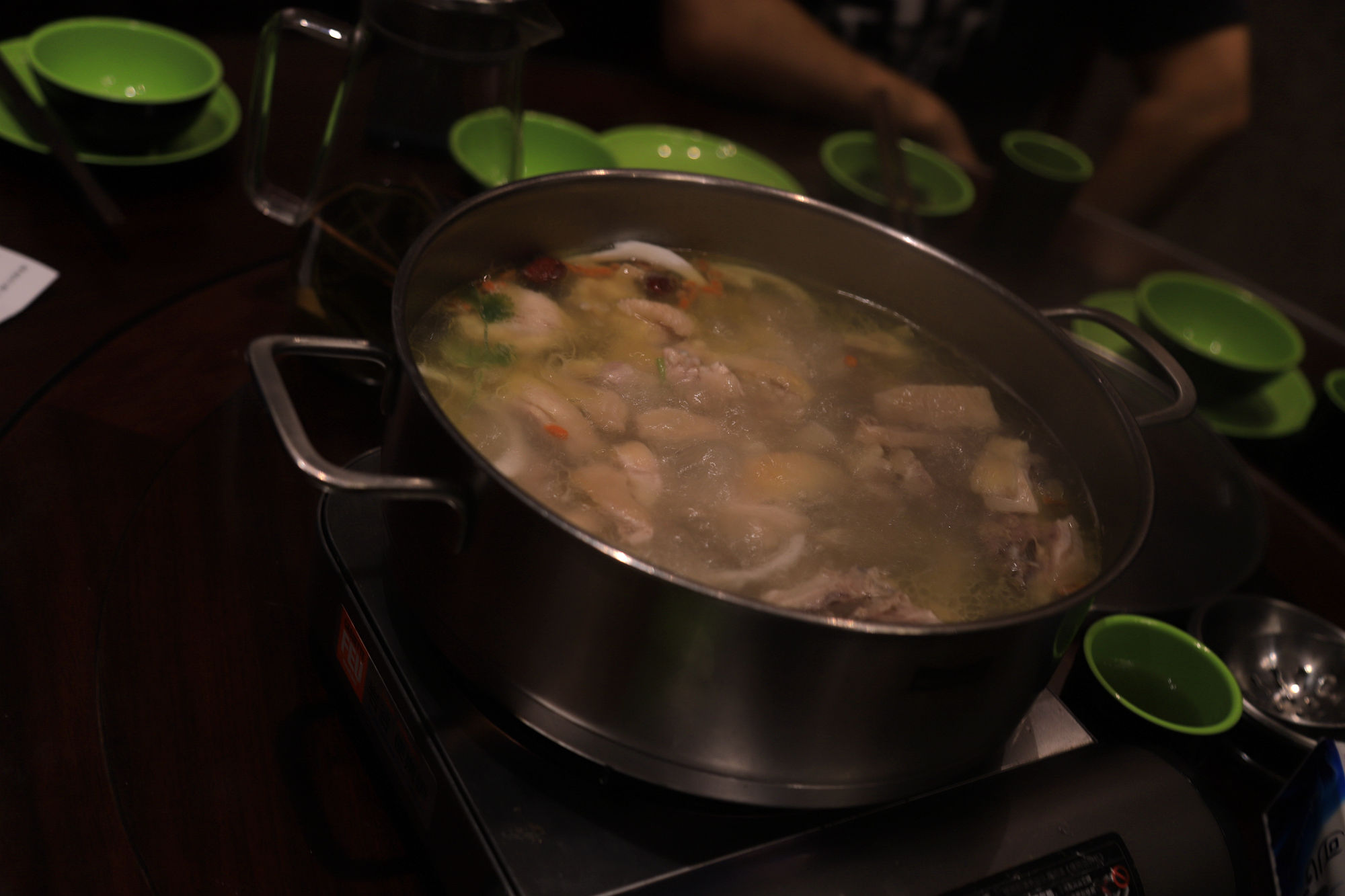 【遇上一座城】请到天涯海角来，一起去看比基尼大长腿的三亚微游