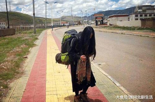 川藏线上的“穷游女”为何不吃香了?司机:搭一次就知道了