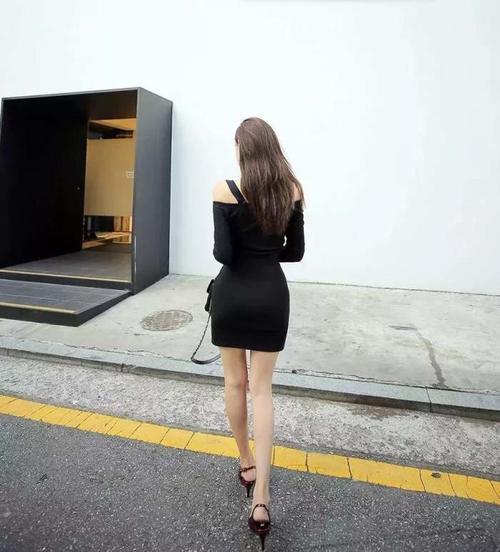 包臀裙的女生: 如果图5能做哥的女朋友, 那真是三生有幸