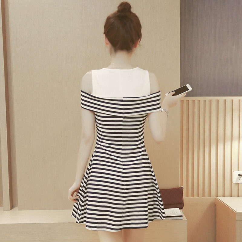 哇噻,43岁女人太会穿,裙子不到膝盖真好看