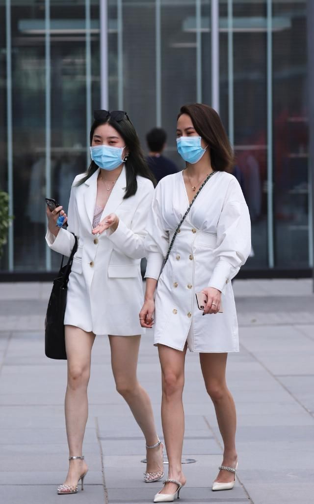  北京：北京街拍：走在时尚前沿的漂亮女孩们，总能让人眼前一亮