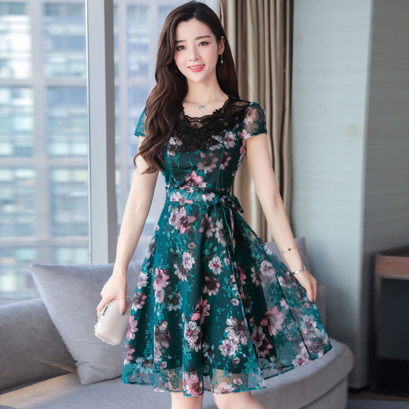 姐姐，你胆子够大的，穿这种连衣裙回家，小心老妈收拾你