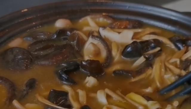  「吃法」鸡肉别直接下锅炒，教你江湖新吃法，配料简单味道足，真过瘾！