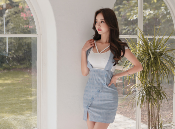 女神孙允珠，天鹅湖梦幻蓝香橙田园背带裙