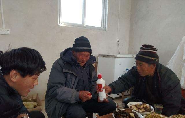 农村走亲戚，越来越像“演戏”，走个过场就走，饭都不吃，为何