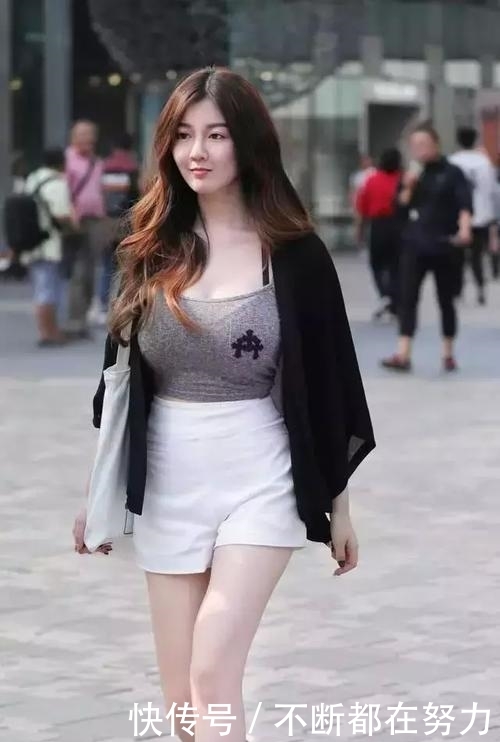  『只敢』摄影这么美的小姐姐，我只敢看一眼，你呢