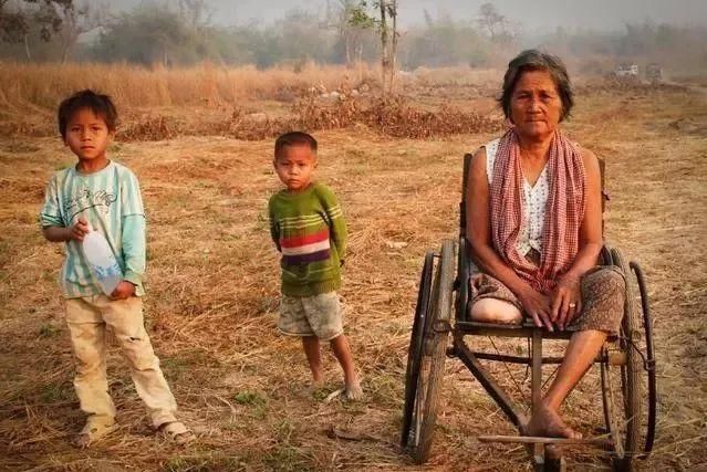 世界上最危险的国家--柬埔寨，每年意外炸死的游客超百人，中国人