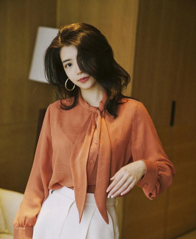  #韵味#做好穿搭的功课,简单衣服穿出时尚韵味,穿衣不再随波逐流