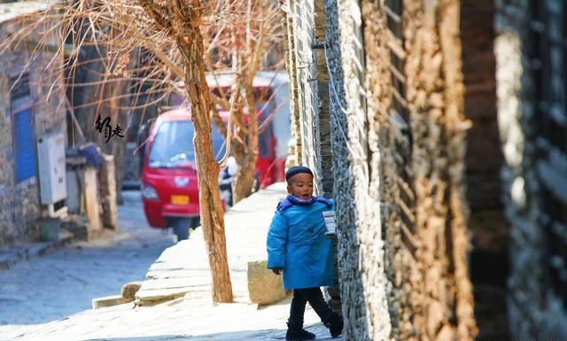 千年不倒的羌寨：依河而建却胜似迷宫，汶川地震毫发无损