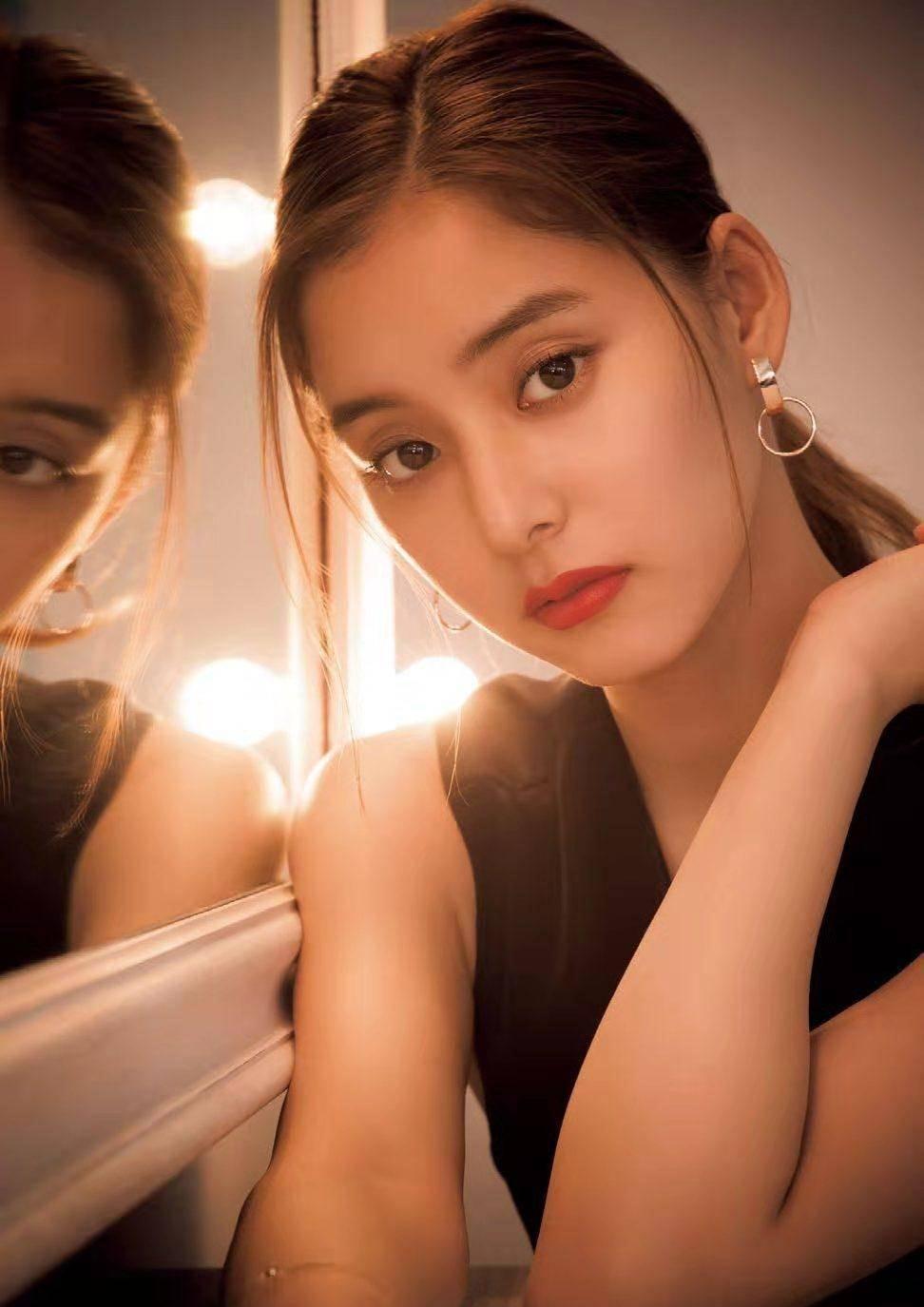 日本第一神颜撞脸欧阳娜娜,强过三吉彩花,为何