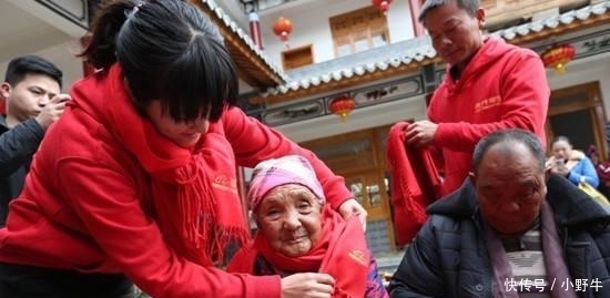  [父母]农村年轻人出去之后, 回家也越来越少了, 回去也待不了几