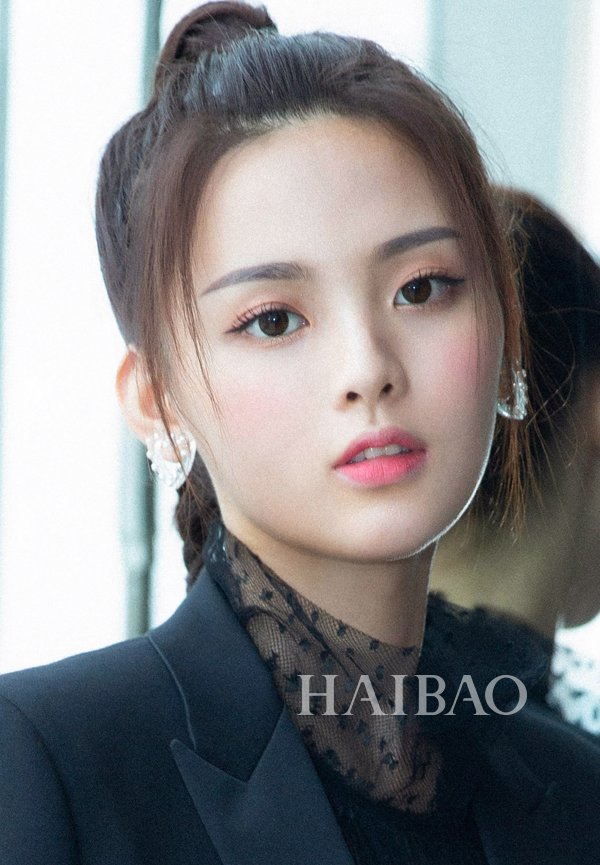 不信50款女星发型没你喜欢的!杨幂小辫超吸睛，＂璎珞＂吴谨言剪