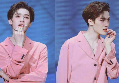 明星穿上粉系衣服，朱正廷第五，蔡徐坤第二，但他却是第一！