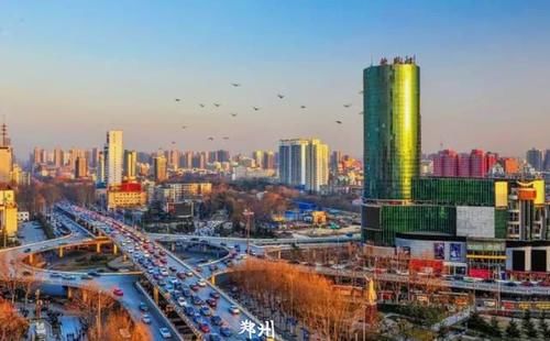  经济@我国4个不南不北的省，其中1省经济位居全国前三，1省人口