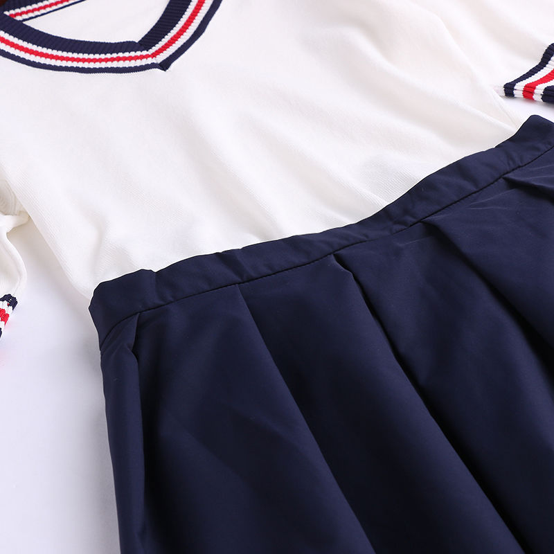 我姨今年48，就喜欢穿小香风套装，减龄十岁不说，还巨有女人味