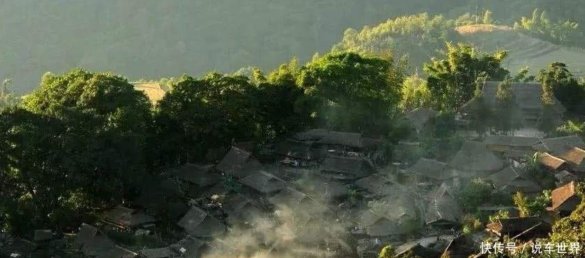 云南有一“天坑”成世外桃源，32人隐居几十年，给再多钱也不搬走