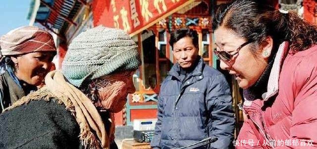 在农村有养老保险的农民有福啦，每月有1200元加200补贴