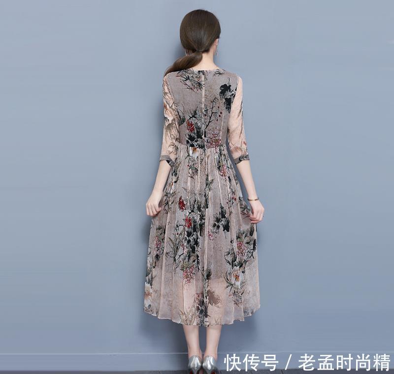『宽松连衣』女人如果40来岁就要好好打扮!试试这些春裙,搭配裸靴,美炸天