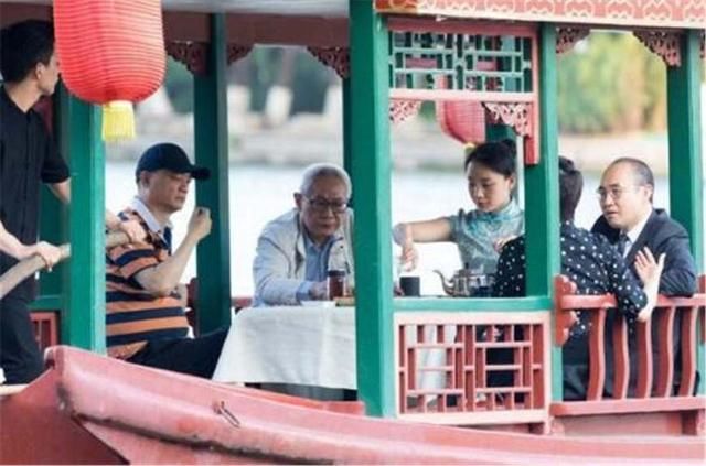 黄毅清深夜又发文,放出猛料,爆出这位女明星精神早就出了问题!