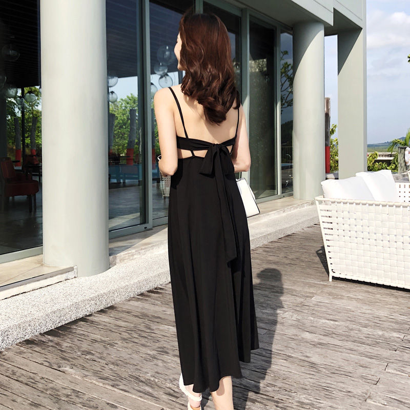 女神级别的吊带连衣裙，穿上气质感满满的，迷倒你的他