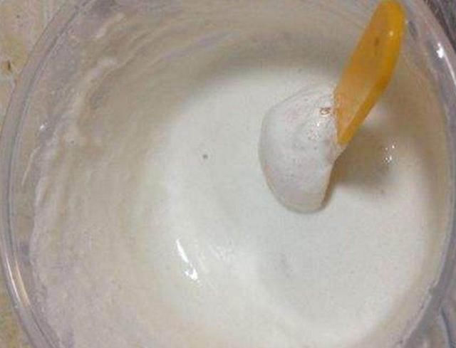 每天白醋兑它抹脸，三天脸上斑点一扫而空，皮肤光滑柔嫩