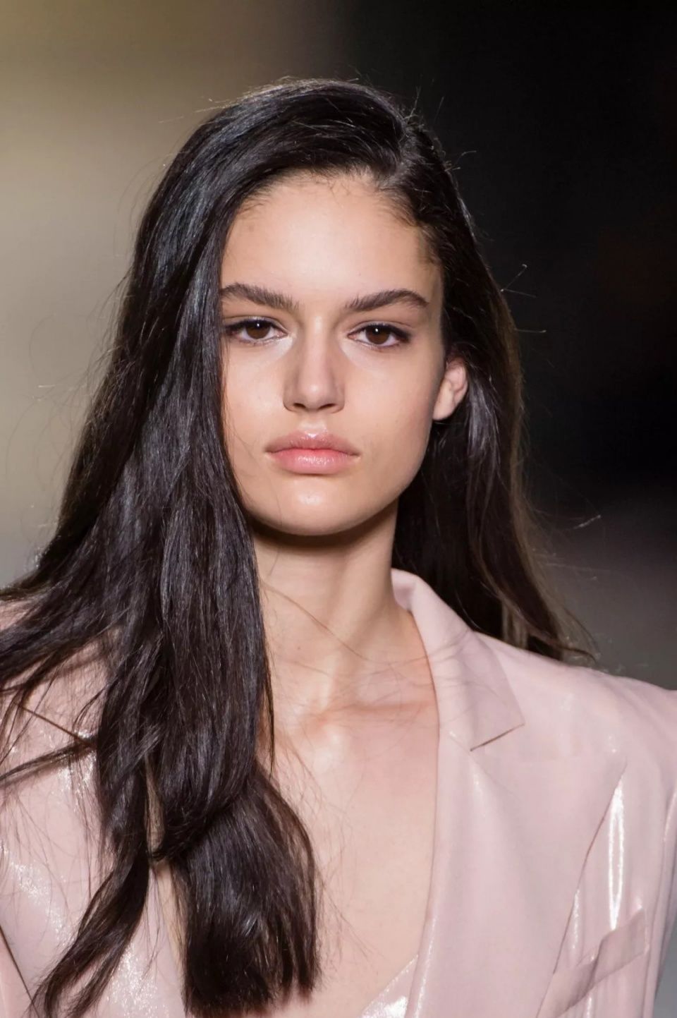 跟着秀场学最潮马卡龙妆，今年秋冬我一定要比闺蜜美!