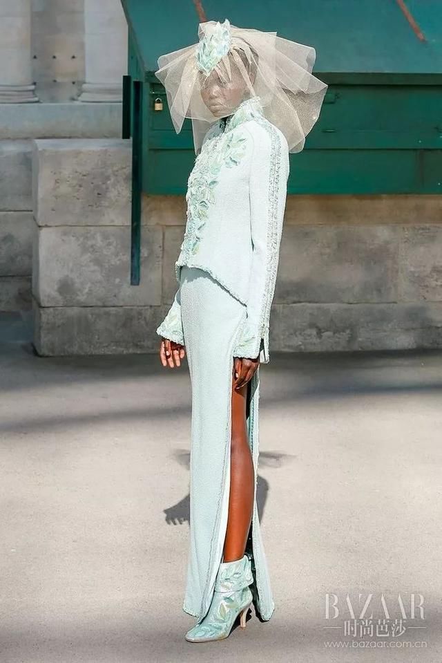 塞纳河倒映的Chanel高定，流淌的是左岸的旧时光