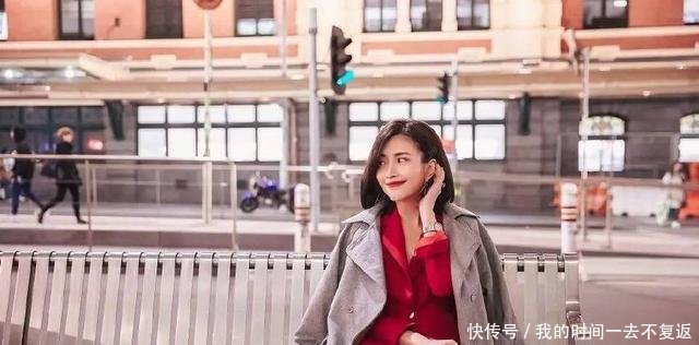 包文婧身穿吊带背心+阔腿裤,165身高穿出2米的气场,美炸了