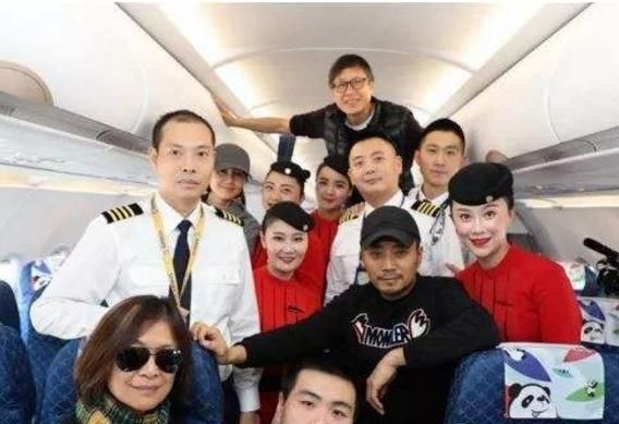 『飞机』《中国机长》受质疑3个场景,事实还是导演瞎编?看看原型怎么说