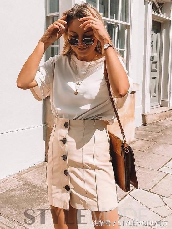 小小纽扣 竟成为夏日风穿搭的点睛之笔？