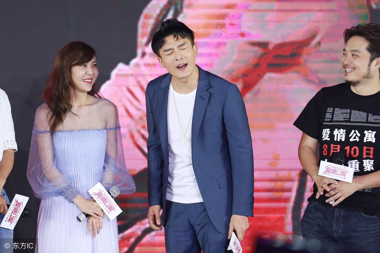 李金铭穿仙女裙出席活动，美出新高度，网友:太甜了!