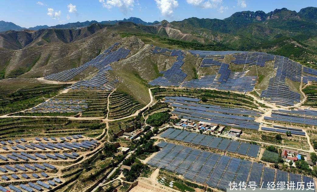  #绵延#全球最大光伏电站，耗资88亿，绵延40公里全是光伏板！