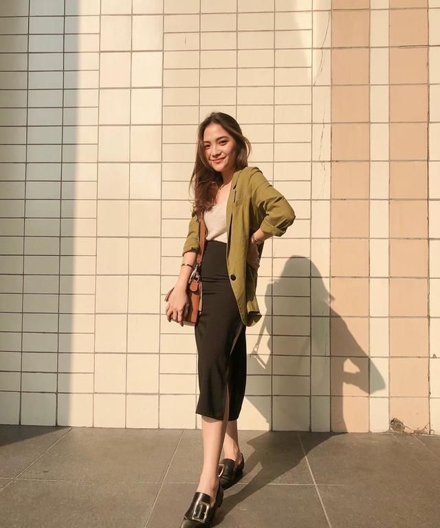  『穿搭』教你如何搭配春夏百变造型，游走职场与街头随性风！