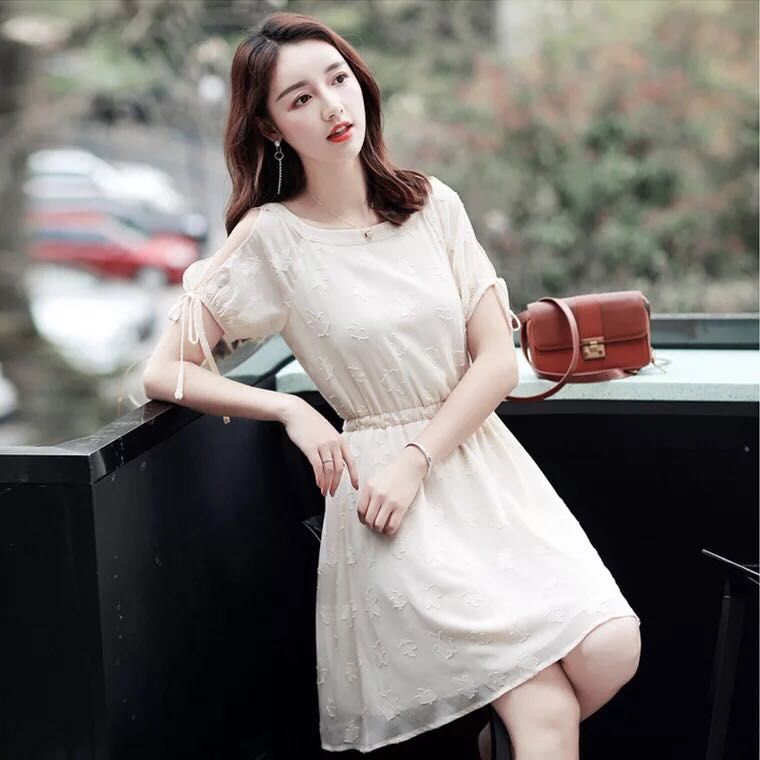 女人“露”点就不正经?看下面女人真大胆，妩媚性感惹人怜