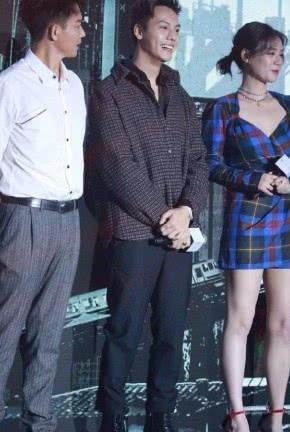 马思纯胖到不敢认，超短裙秀下身被无情吐槽：赶上沈月和刘亦菲了