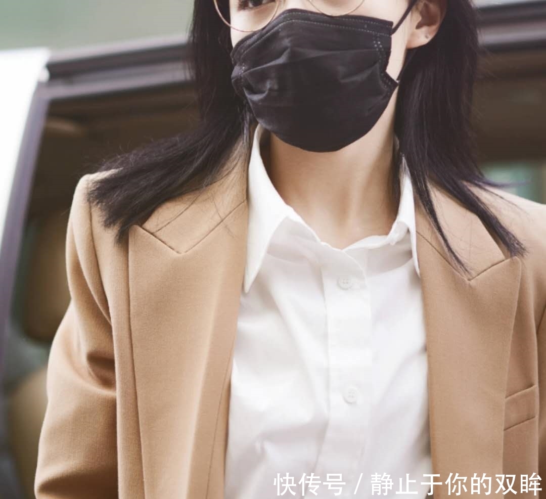 「小妹」白衬衫一不小心穿成酒吧小妹or房产中介？那是你不会穿！
