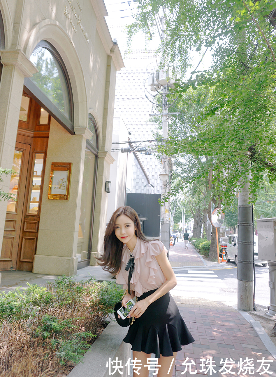 孙允珠繁花双色吊垂嫩叶无袖衫